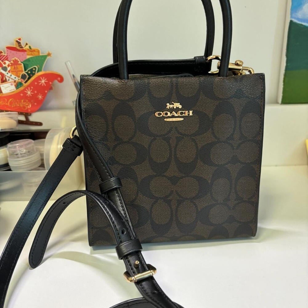 Elegant Unisex Coach Mini Cally Crossbody - Picture 1 of 6